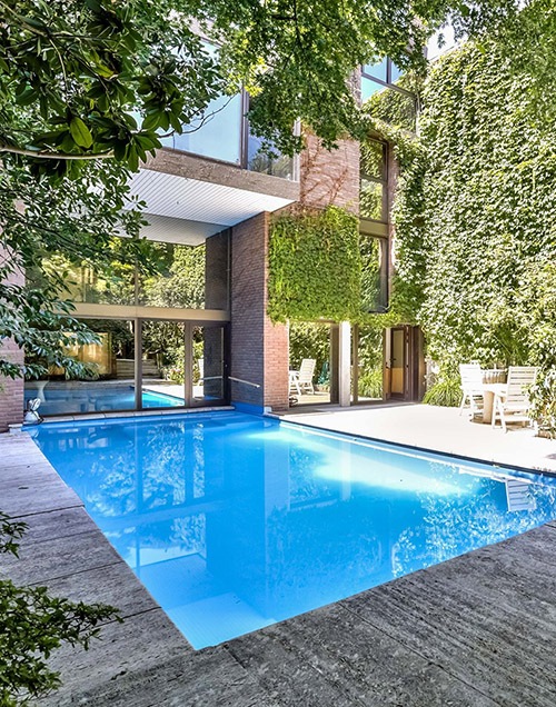 La villa avec piscine d'Hélène à Paris