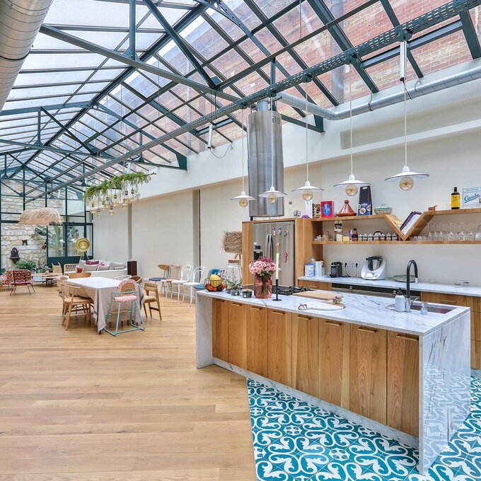 Pool party dans la maison d’architecte de Valérie
