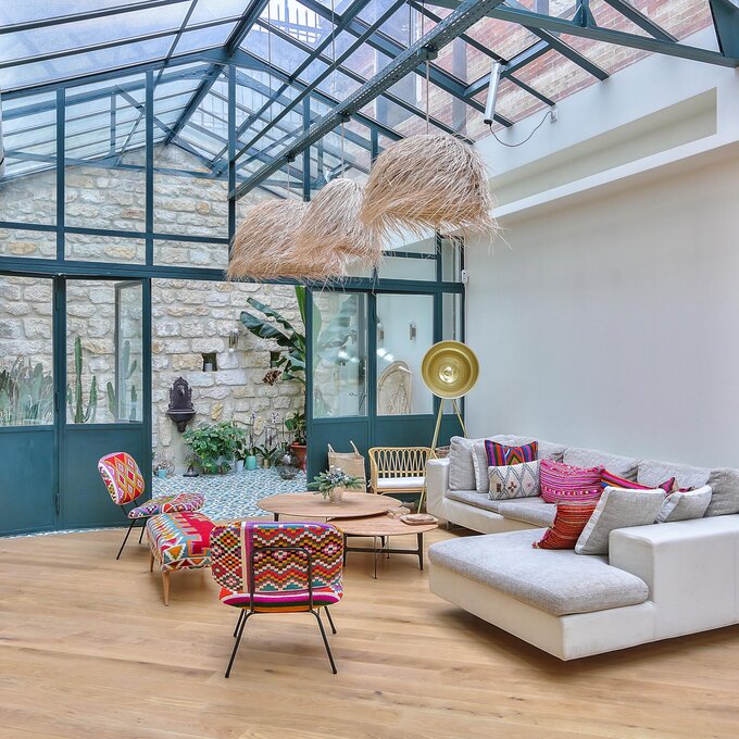 Pool party dans la maison d’architecte de Valérie