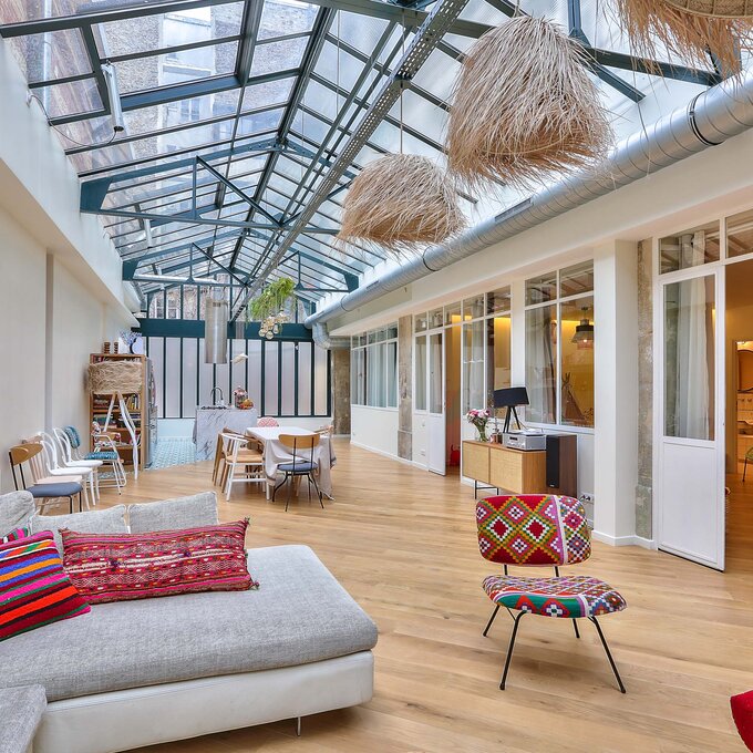 Pool party dans la maison d’architecte de Valérie