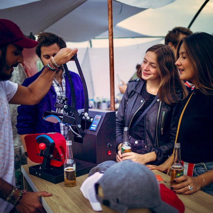 Bar à casquettes