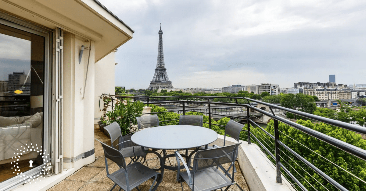 L'appartement vue Tour Eiffel d'Hélène dispo et tarif