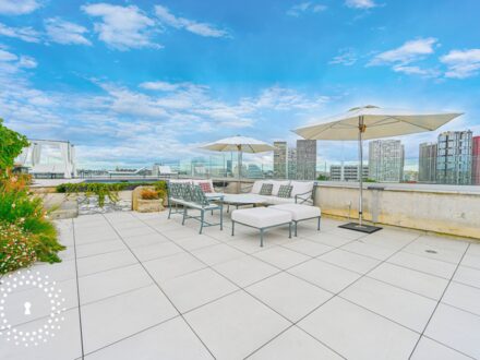 Le rooftop avec piscine vue Tour Eiffel — photo 4