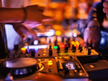 DJ COOKER (avec platine), photo 1 sur 2