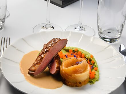 Repas Assis  Signature, photo 1 sur 5