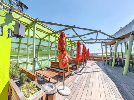 Le Café Oz Rooftop — photo 3