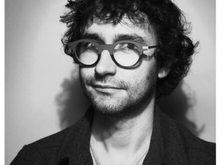 Cabine Studio photo Harcourt, photo 1 sur 3