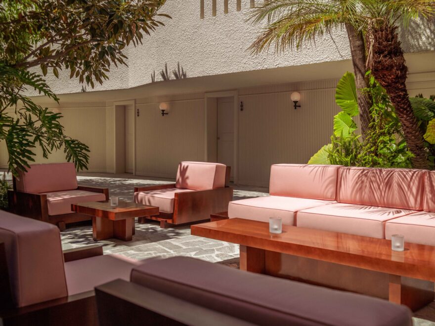 Cap d'Antibes Beach Hôtel  :Salle de réunion et le Patio