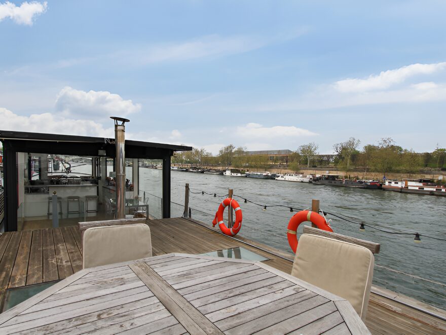 La Péniche au Coeur de Paris