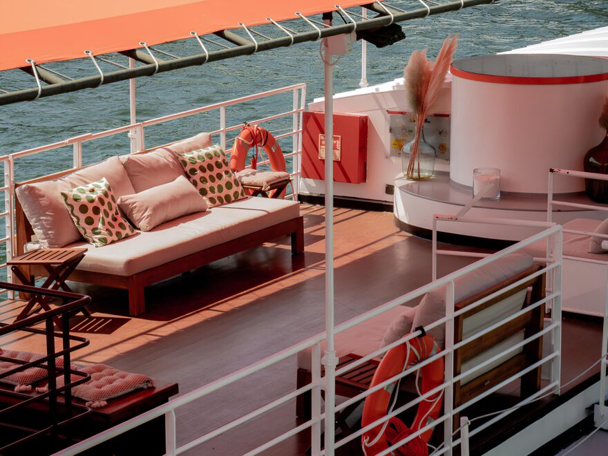 Péniche Release